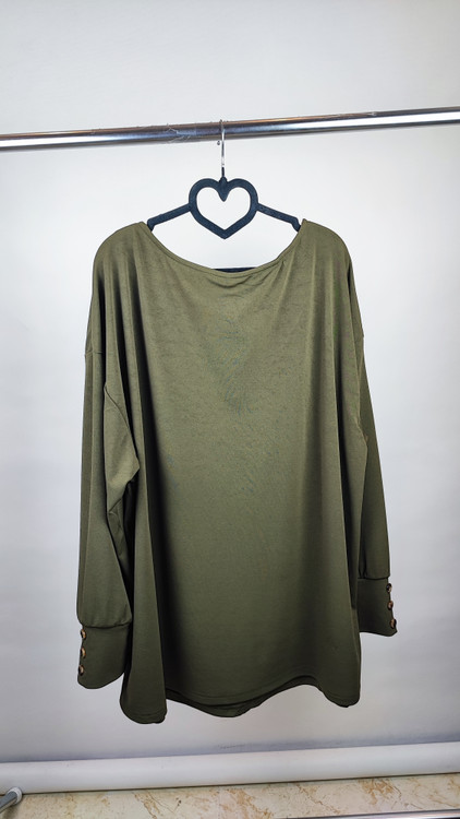 شومیز زنانه پلاس سایز استوک وارداتی رنگ سبز زیتونی یقه هفت آستین بلند برند اروپایی