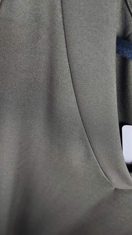 شومیز زنانه پلاس سایز استوک وارداتی رنگ سبز زیتونی یقه هفت آستین بلند برند اروپایی