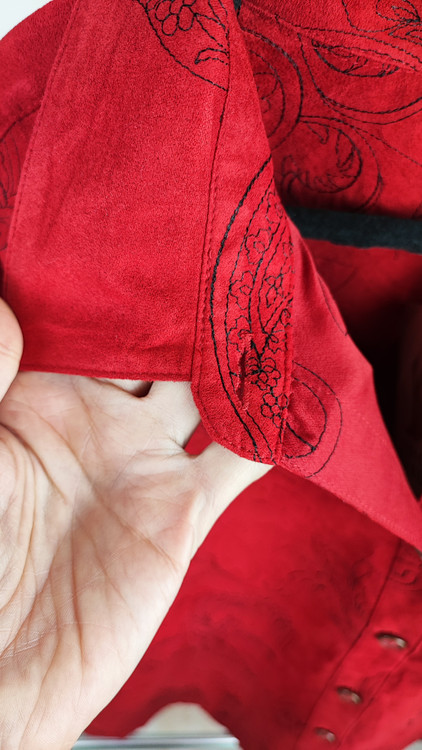 شومیز زنانه قرمز برند کرافت اند بارو استوک اروپایی طرحدار آستین سه ربع مناسب سایز بزرگ