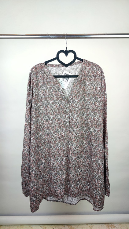 شومیز زنانه سایز بزرگ برند جینا بنوتی رنگ زرشکی طرحدار جنس ویسکوز وارداتی استوک اروپایی