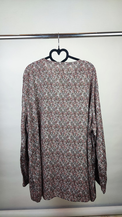 شومیز زنانه سایز بزرگ برند جینا بنوتی رنگ زرشکی طرحدار جنس ویسکوز وارداتی استوک اروپایی