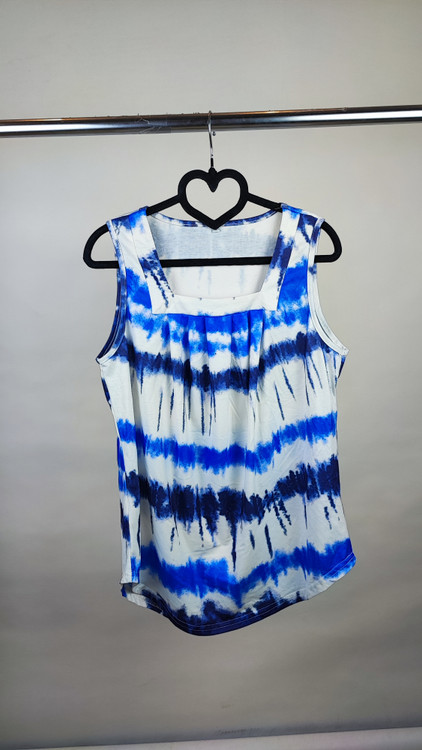 تاپ زنانه استوک وارداتی طرح ابروبادی رنگ آبی سفید کد 2 مناسب استایل کژوال و راحتی