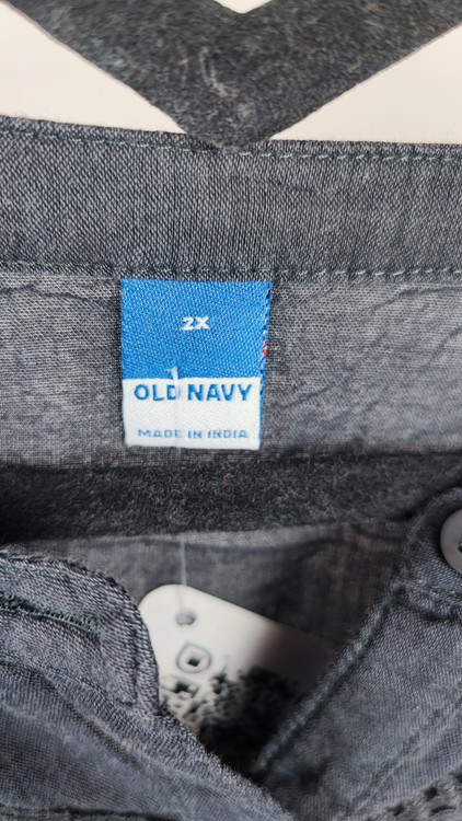 شومیز زنانه استوک اروپایی برند اولد نیوی (Old Navy) سرمهای تیره سایز بزرگ با تزیینات گیپور