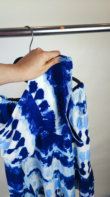 شومیز زنانه نخی ریون برند نیو دایرکشنز طرح ابروبادی آبی و سفید وارداتی سایز بزرگ مناسب استایل کژوال