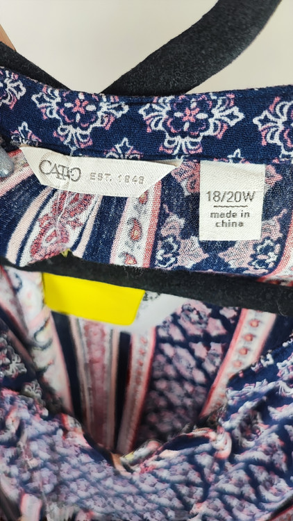 شومیز زنانه سایز بزرگ برند کاتو CATO طرحدار سرمهای کد 2261 وارداتی استوک اروپایی