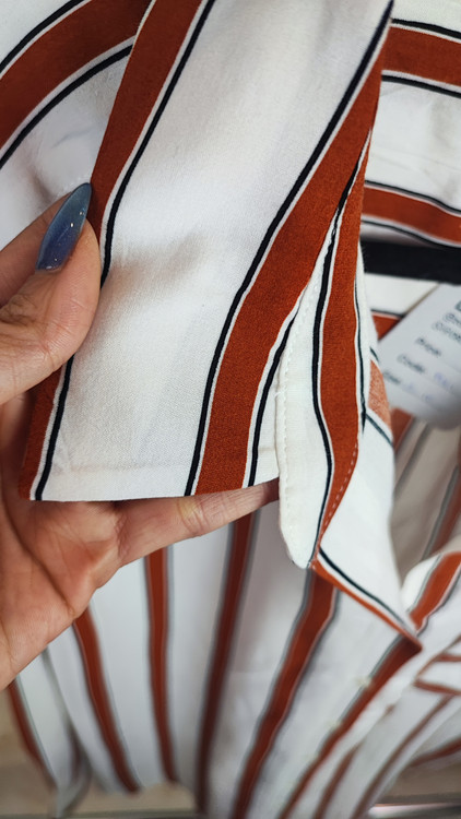 شومیز راه راه سفید و نارنجی زنانه برند Dex سایز بزرگ استوک وارداتی مناسب استایل کژوال