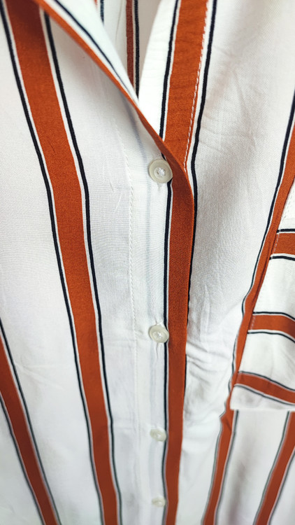 شومیز راه راه سفید و نارنجی زنانه برند Dex سایز بزرگ استوک وارداتی مناسب استایل کژوال