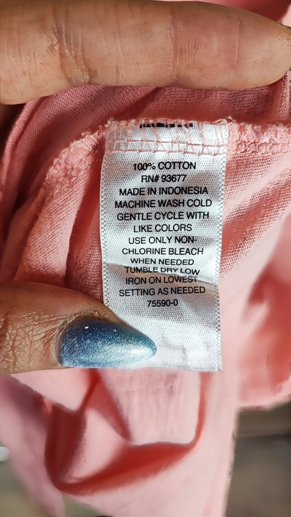 تیشرت زنانه صورتی ملایم برند a.n.a جنس پنبهای وارداتی استوک سایز ۳۸ مناسب استایل روزمره