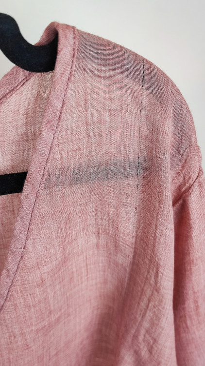 شومیز آستین بلند زنانه استوک مارک MISS LOOK رنگ کالباسی ملایم سایز بزرگ مناسب استایل روزمره