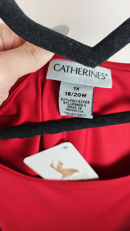 تاپ زنانه سایز بزرگ برند کترینز رنگ قرمز استوک اروپایی گرید A کد ۲۰۷۱ مناسب استایل روزمره