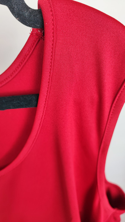 تاپ زنانه سایز بزرگ برند کترینز رنگ قرمز استوک اروپایی گرید A کد ۲۰۷۱ مناسب استایل روزمره