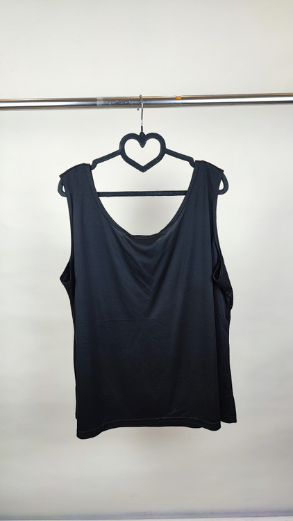 تاپ زنانه سایز بزرگ مشکی برند Dressbarn استوک وارداتی آمریکایی مناسب زیر کت و استفاده روزمره