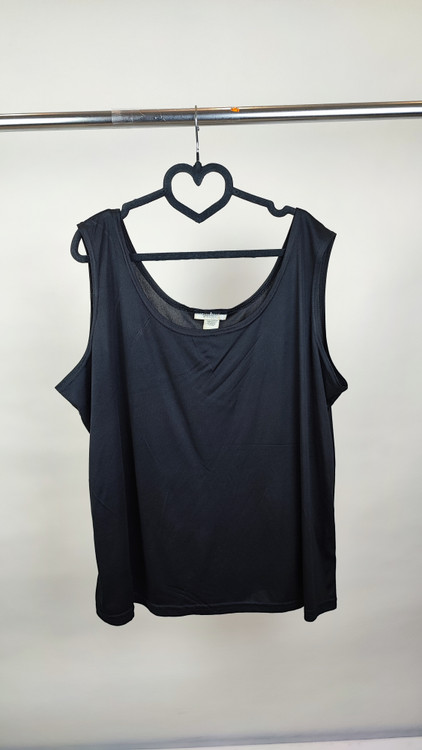 تاپ زنانه سایز بزرگ مشکی برند Dressbarn استوک وارداتی آمریکایی مناسب زیر کت و استفاده روزمره