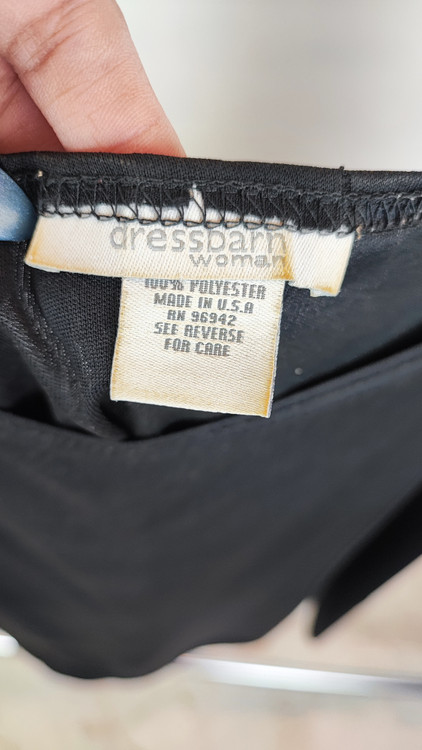 تاپ زنانه سایز بزرگ مشکی برند Dressbarn استوک وارداتی آمریکایی مناسب زیر کت و استفاده روزمره