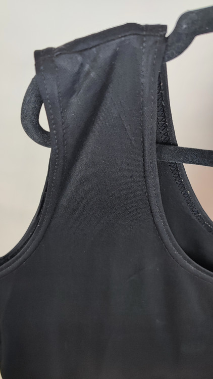 تاپ زنانه سایز بزرگ مشکی برند Dressbarn استوک وارداتی آمریکایی مناسب زیر کت و استفاده روزمره