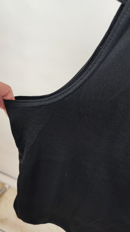 تاپ زنانه سایز بزرگ مشکی برند Dressbarn استوک وارداتی آمریکایی مناسب زیر کت و استفاده روزمره