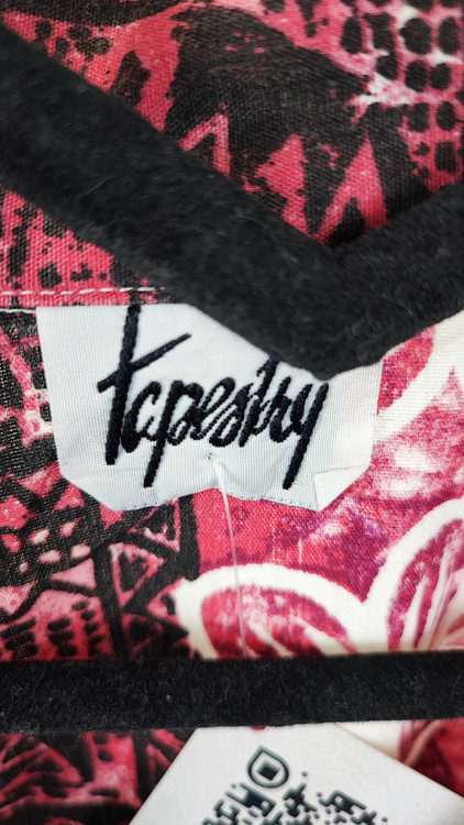 شومیز زنانه سایز بزرگ استوک وارداتی برند Tapestry طرح گلدار قرمز و مشکی مدل هاوایی