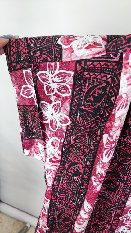 شومیز زنانه سایز بزرگ استوک وارداتی برند Tapestry طرح گلدار قرمز و مشکی مدل هاوایی