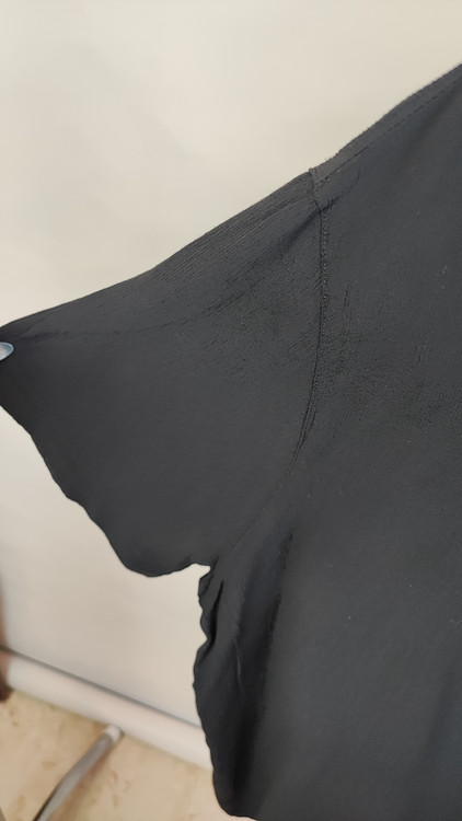 تیشرت مشکی سایزبزرگ زنانه برند جونز نیویورک استوک وارداتی کد ۲۰۷۲ مناسب استایل روزمره