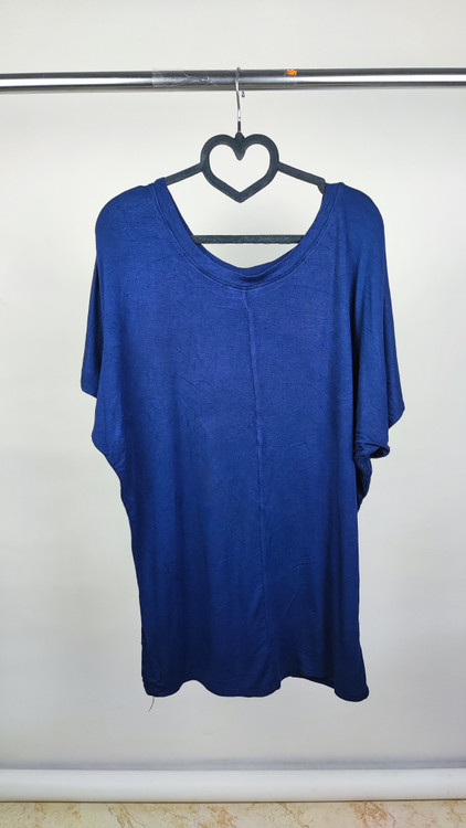 تیشرت زنانه سایز بزرگ برند Free to Live رنگ سرمهای استوک وارداتی مناسب استایل راحتی