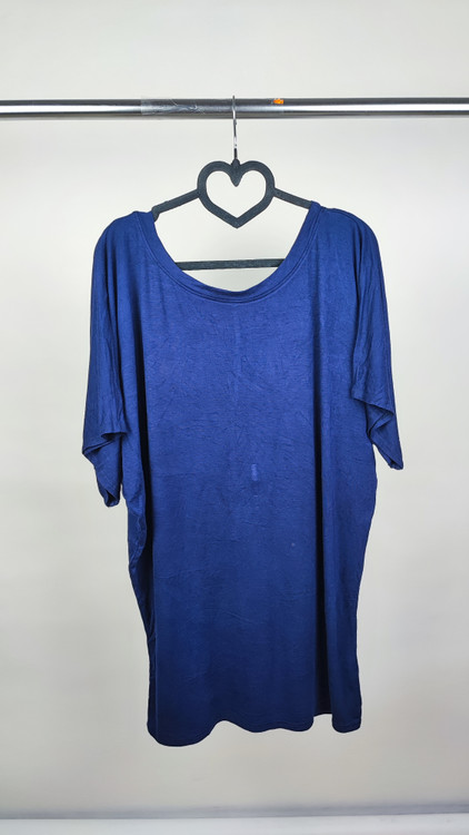 تیشرت زنانه سایز بزرگ برند Free to Live رنگ سرمهای استوک وارداتی مناسب استایل راحتی