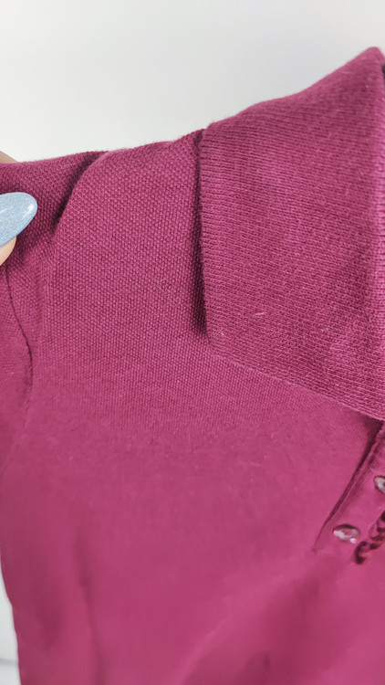 پولوشرت یقه دار زنانه برند PLACE رنگ زرشکی استوک وارداتی کد ۲ مناسب سایز ۳۴ و ۳۶