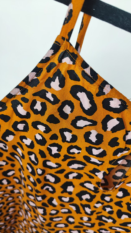 تاپ بندی زنانه سایز بزرگ طرح پلنگی قهوهای خردلی برند خارجی استوک مدل ۲۱۶۹