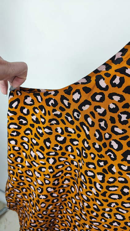 تاپ بندی زنانه سایز بزرگ طرح پلنگی قهوهای خردلی برند خارجی استوک مدل ۲۱۶۹