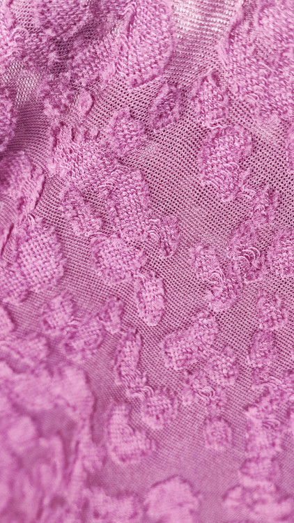 شومیز زنانه سایزبزرگ وارداتی رنگ بادمجانی توری طرحدار برند سیمپلی ورا زرماه گالری