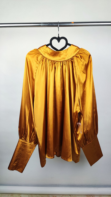 شومیز زنانه ساتن خردلی برند Ashro استوک اروپایی سایز بزرگ مناسب استایل مجلسی