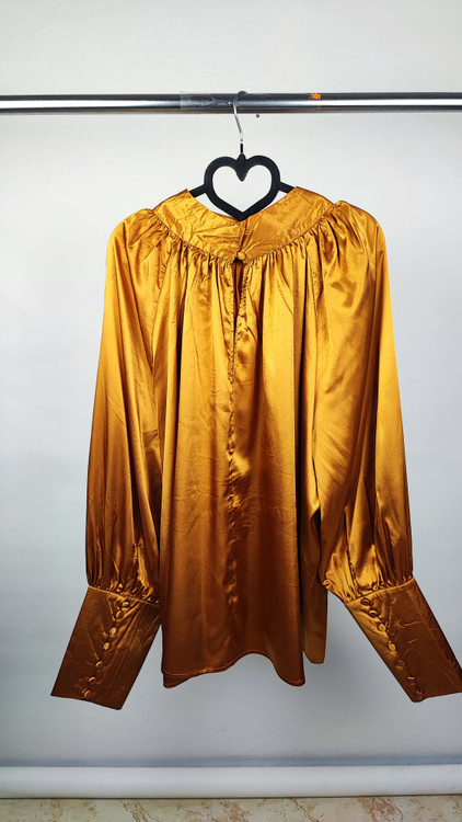 شومیز زنانه ساتن خردلی برند Ashro استوک اروپایی سایز بزرگ مناسب استایل مجلسی