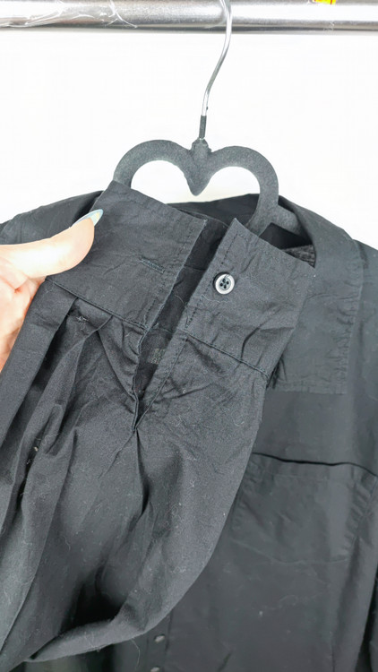 شومیز مشکی دکمهدار زنانه سایزبزرگ برند کتان آن استوک اروپایی کد ۱۸۹۷ مناسب استایل کژوال