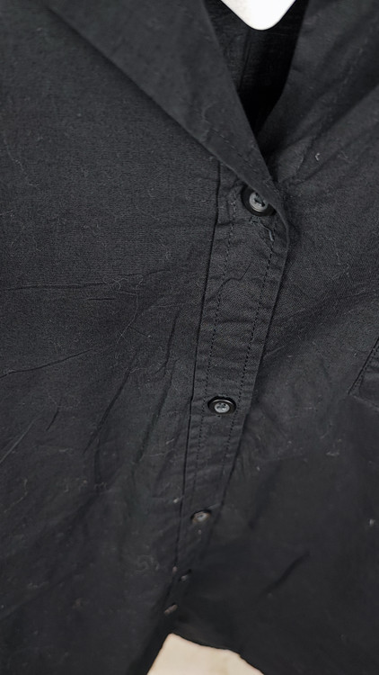 شومیز مشکی دکمهدار زنانه سایزبزرگ برند کتان آن استوک اروپایی کد ۱۸۹۷ مناسب استایل کژوال