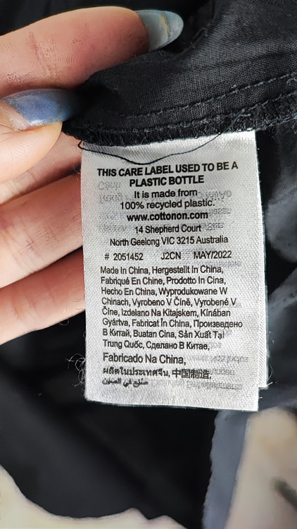 شومیز مشکی دکمهدار زنانه سایزبزرگ برند کتان آن استوک اروپایی کد ۱۸۹۷ مناسب استایل کژوال