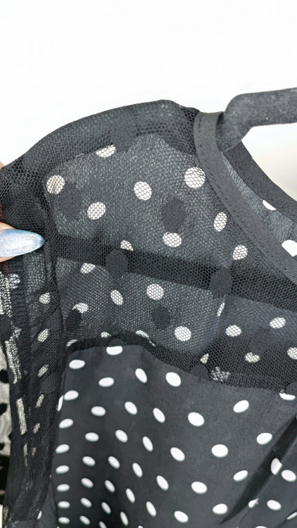 شومیز زنانه سایز بزرگ مشکی خالخالی با آستین و یقه تور حریر برند خارجی