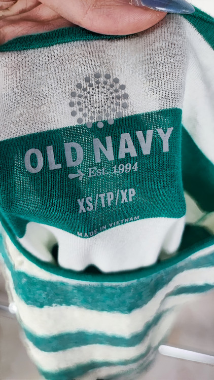 تاپ رکابی زنانه استوک اورجینال برند اولد نیوی رنگ سبز سفید راهراه مناسب سایز ریز