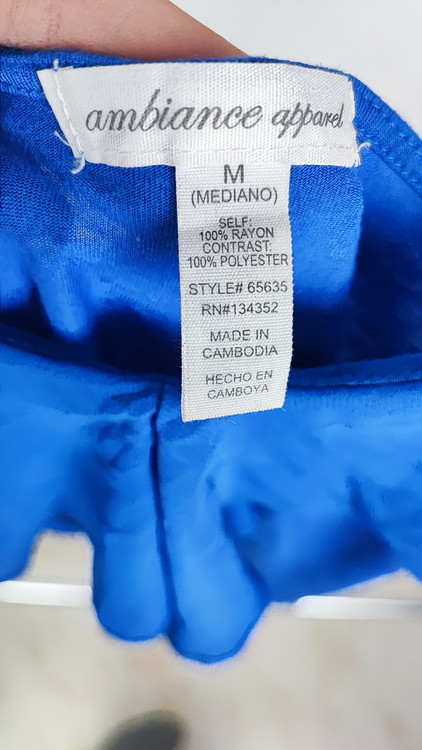 تاپ زنانه بند نازک آبی کاربنی برند Ambiance استوک وارداتی مناسب سایز ۳۶ و ۳۸