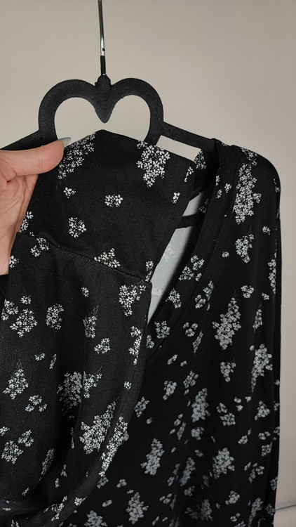 شومیز مشکی گلدار ریز زنانه سایز بزرگ برند Bobeau وارداتی استوک مناسب استایل کژوال