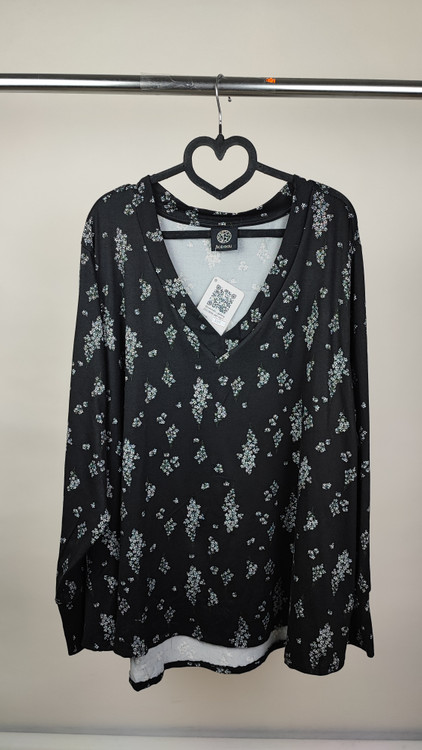 شومیز مشکی گلدار ریز زنانه سایز بزرگ برند Bobeau وارداتی استوک مناسب استایل کژوال