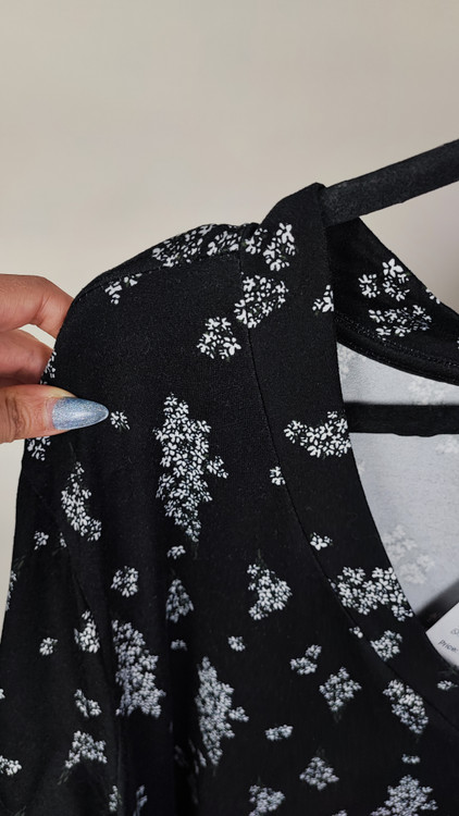 شومیز مشکی گلدار ریز زنانه سایز بزرگ برند Bobeau وارداتی استوک مناسب استایل کژوال