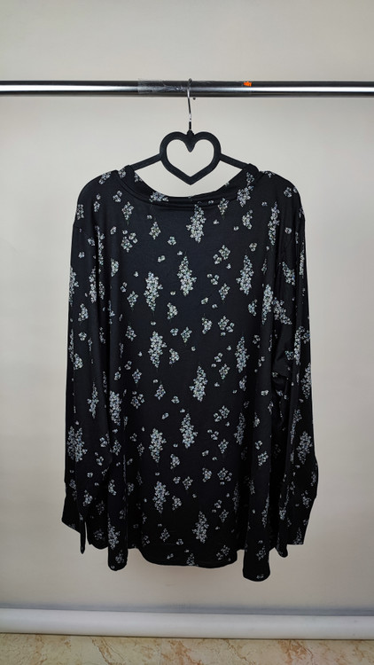 شومیز مشکی گلدار ریز زنانه سایز بزرگ برند Bobeau وارداتی استوک مناسب استایل کژوال