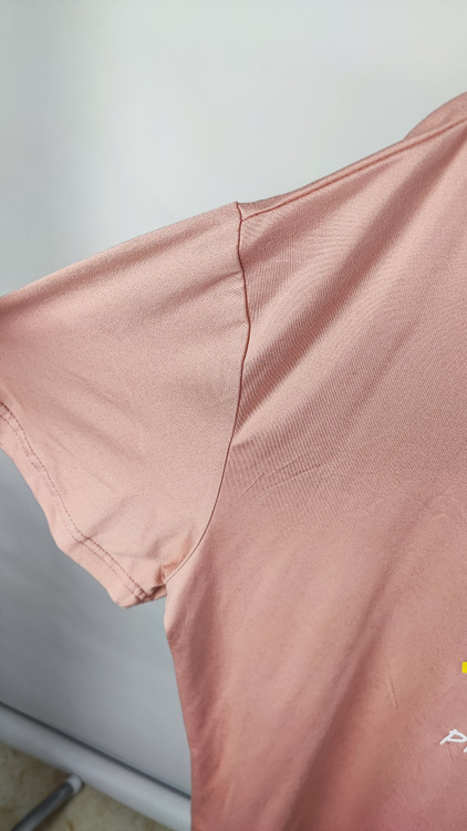 تیشرت زنانه سایز بزرگ رنگ گلبهی برند استوک وارداتی با طرح سیاره زحل کد 2061 مناسب استایل راحتی