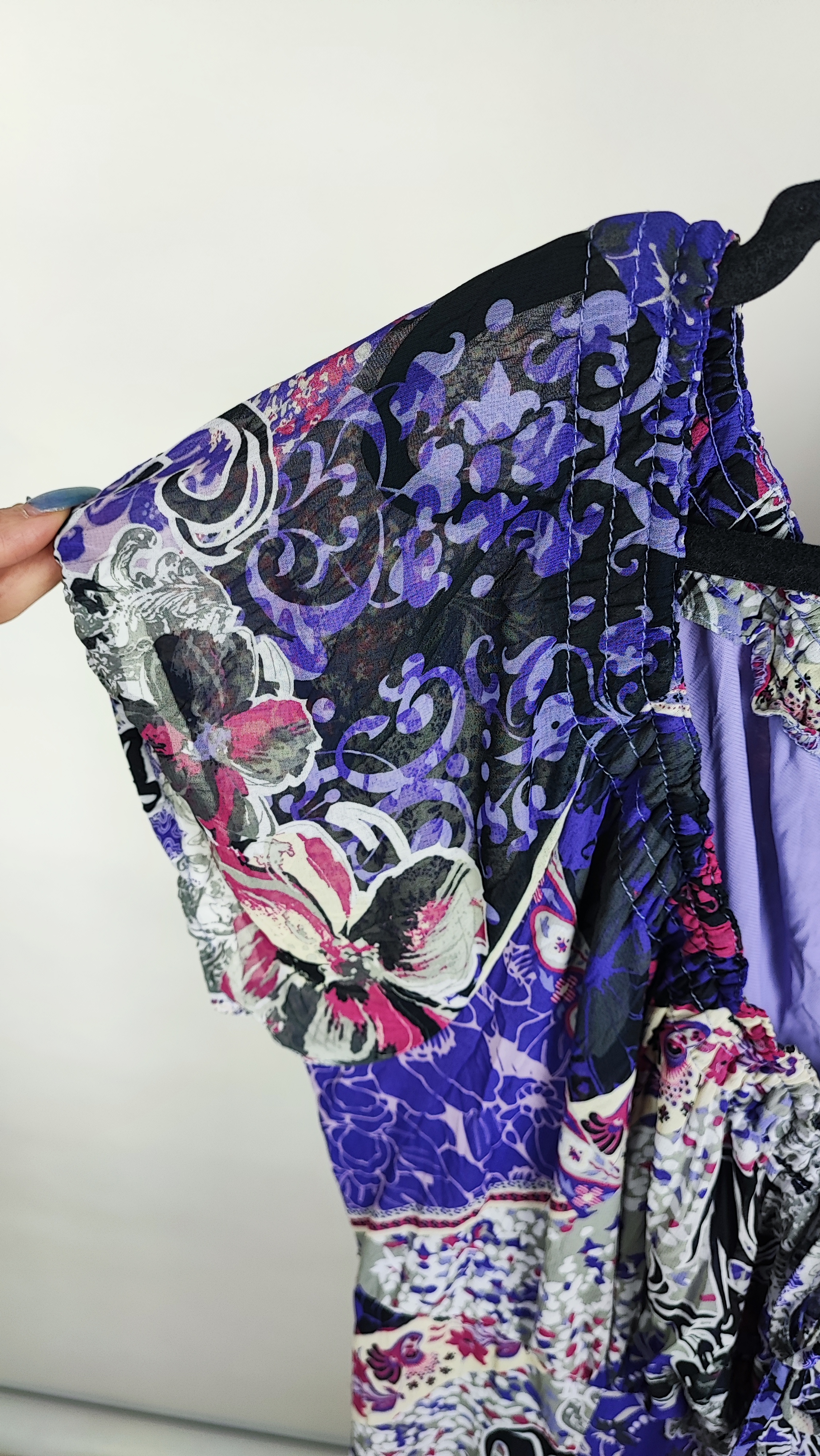 پیراهن زنانه ماکسی برند اس اولیور (s.Oliver) استوک وارداتی با طرح گلدار بنفش و آستین پفی پفکی