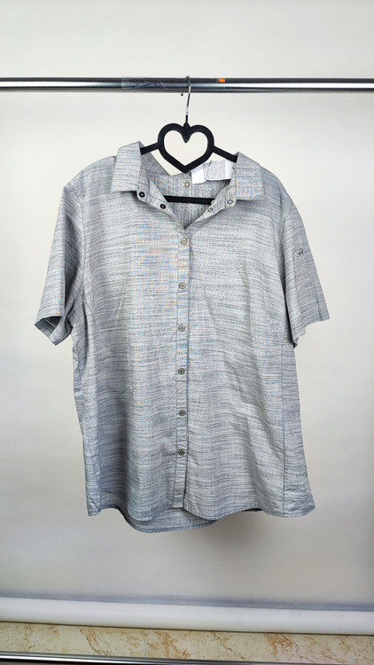 شومیز سایزبزرگ زنانه آستین کوتاه استوک اروپا کد ۲۲۱۲ رنگ طوسی با بافت پارچه Melange نمای کامل