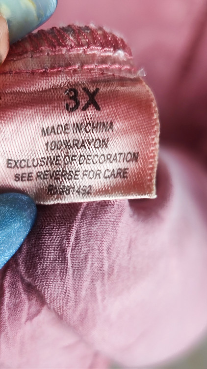 تاپ نخی زنانه سایزبزرگ رنگ کالباسی چرک با گلدوزی و دوخت تزیینی برند Tantrums استوک وارداتی