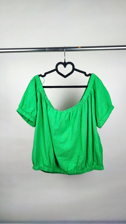 شومیز یقه قایقی سایزبزرگ زنانه برند آنکو رنگ سبز، جنس لنین نخی، مناسب استایل تابستانی از فروشگاه زرماه گالری