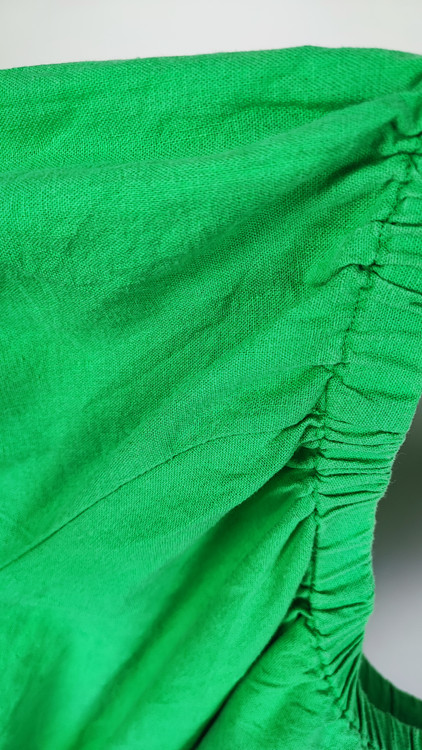 شومیز یقه قایقی سایزبزرگ زنانه برند آنکو رنگ سبز، جنس لنین نخی، مناسب استایل تابستانی از فروشگاه زرماه گالری