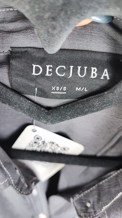 شومیز بلند زنانه سایز بزرگ برند دسیجوبا رنگ زغالسنگی گرید A مناسب استایل اسپرت و کژوال