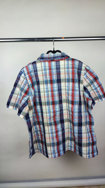 شومیز زنانه سایزبزرگ استوک وارداتی طرح چهارخونه ریز رنگی (قرمز و آبی) آستین کوتاه مناسب استایل روزمره زنانه