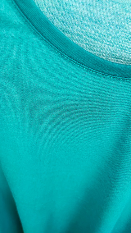 تاپ رکابی زنانه آبی نفتی (پترول) برند H&M استوک وارداتی گرید B پشت قهرمانی سایز ۳۸-۴۰